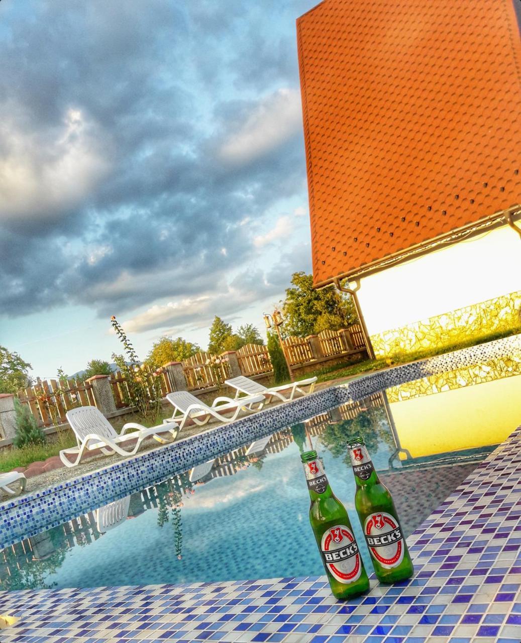 Casa Robi Hotel Pestisani Ngoại thất bức ảnh