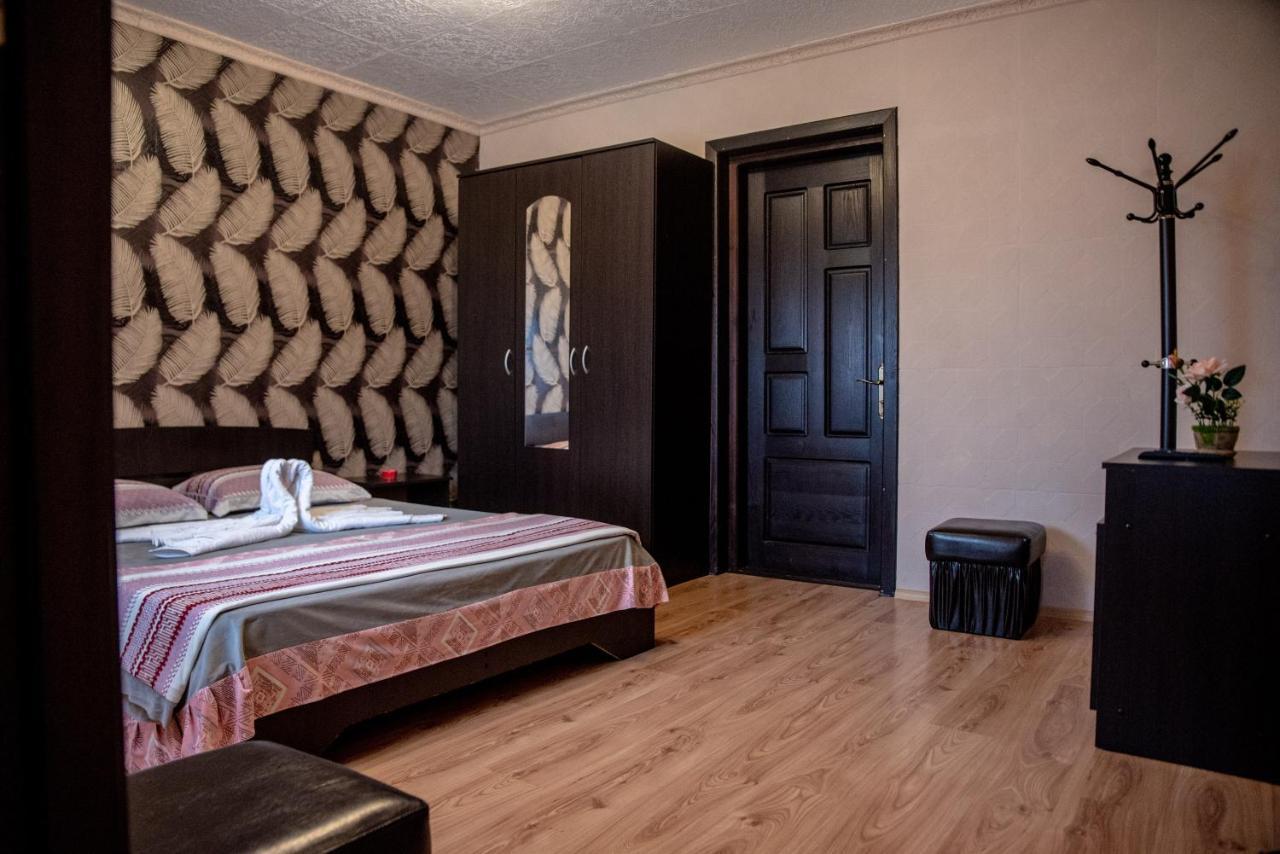 Casa Robi Hotel Pestisani Ngoại thất bức ảnh