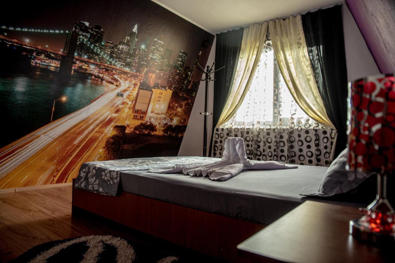 Casa Robi Hotel Pestisani Ngoại thất bức ảnh