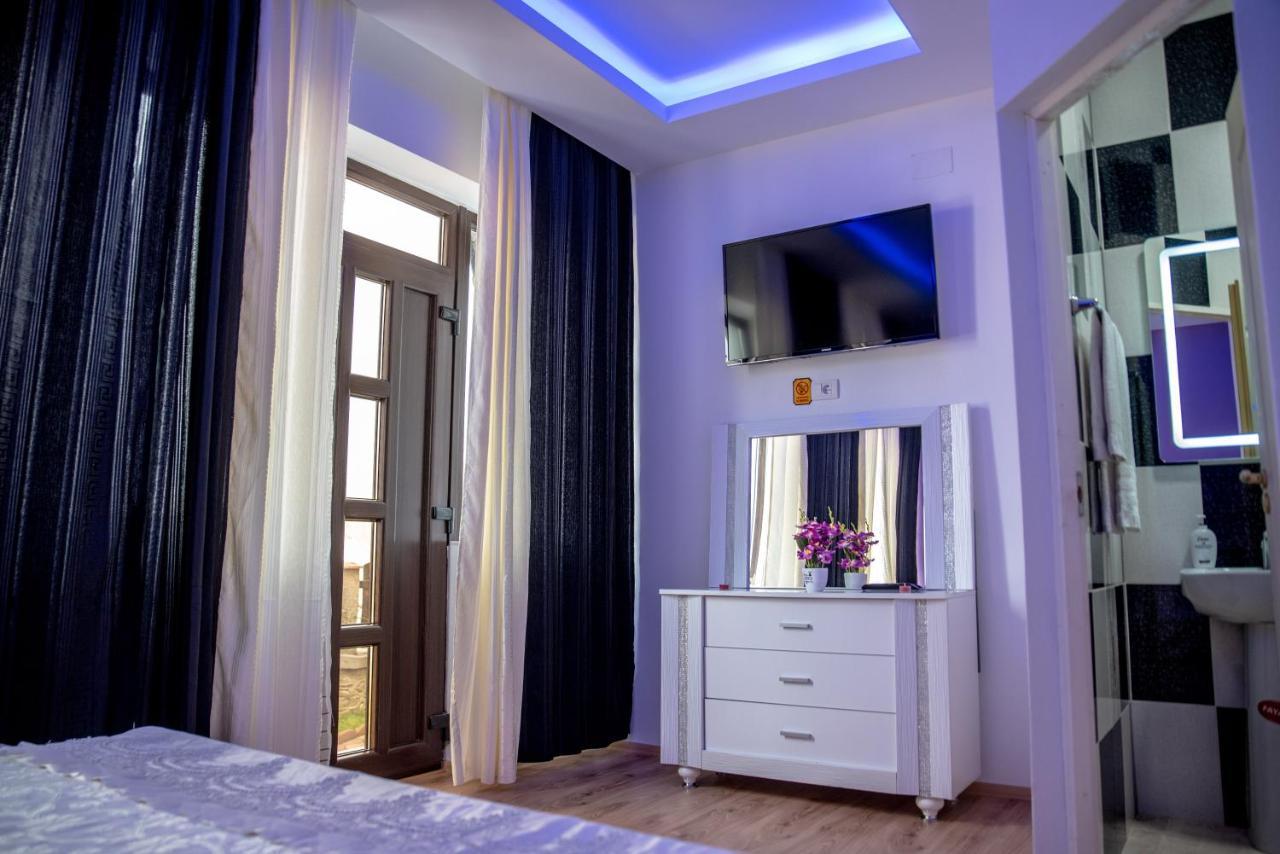 Casa Robi Hotel Pestisani Ngoại thất bức ảnh