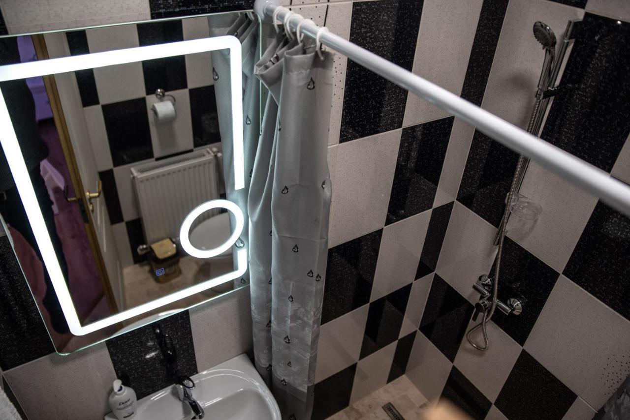Casa Robi Hotel Pestisani Ngoại thất bức ảnh